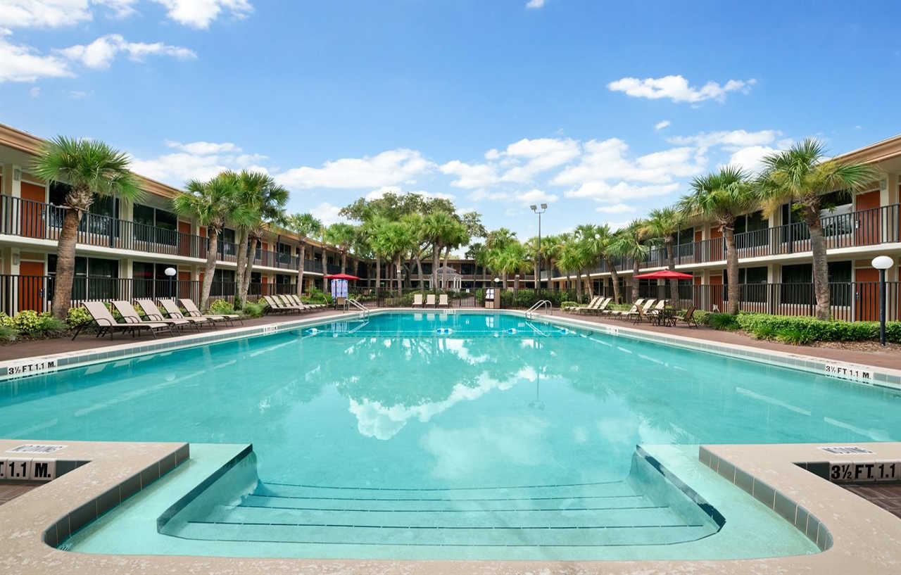 Ramada By Wyndham Kissimmee Gateway Hotel Orlando Bagian luar foto